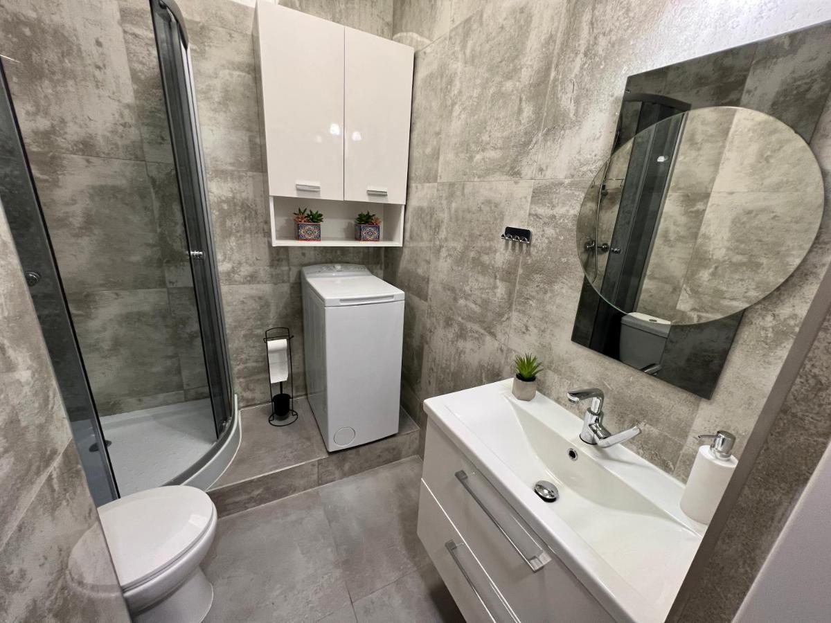 Apartamenty Koktajlove Kielce Esterno foto