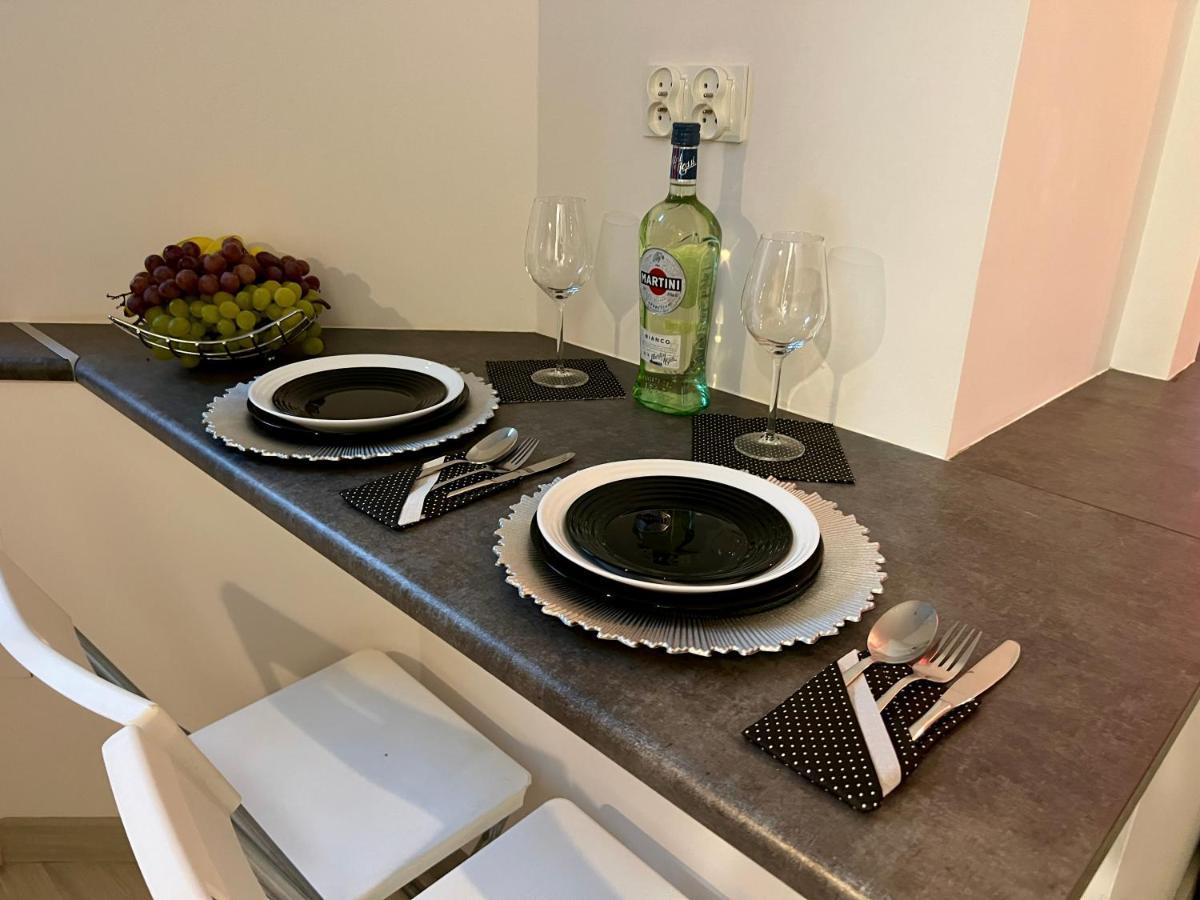 Apartamenty Koktajlove Kielce Esterno foto