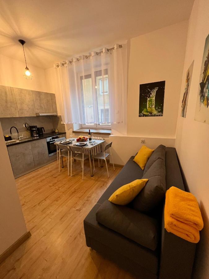 Apartamenty Koktajlove Kielce Esterno foto