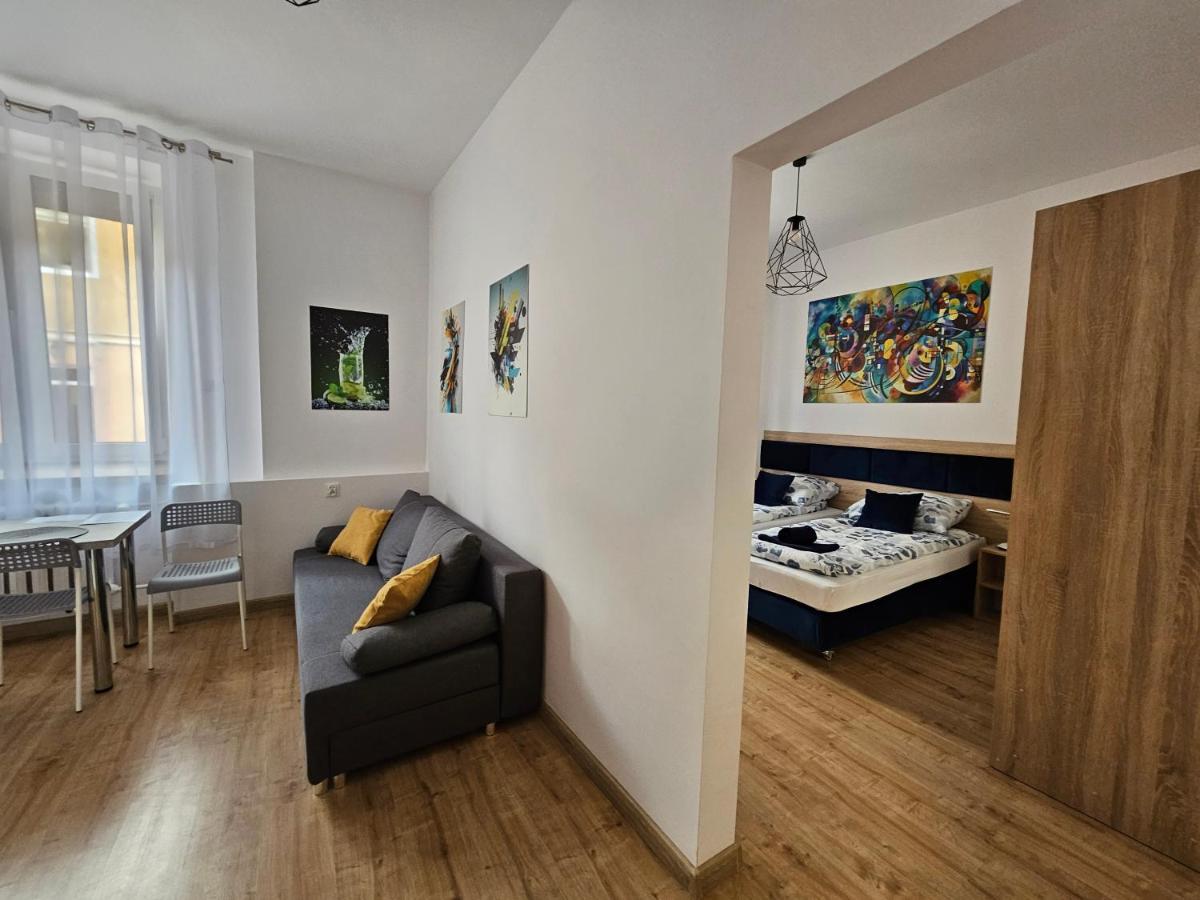 Apartamenty Koktajlove Kielce Esterno foto