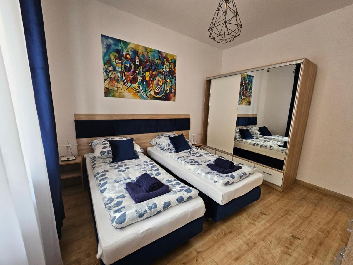 Apartamenty Koktajlove Kielce Esterno foto