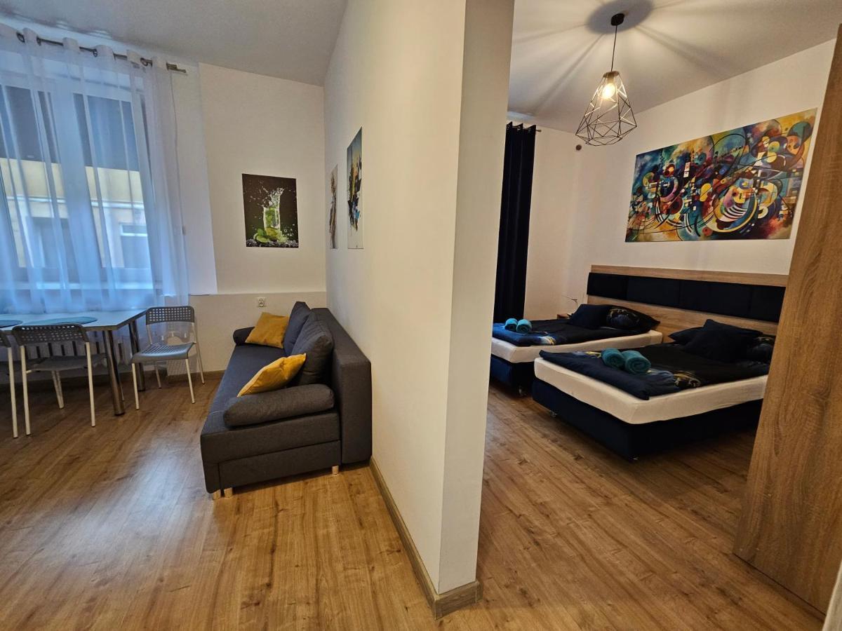 Apartamenty Koktajlove Kielce Esterno foto